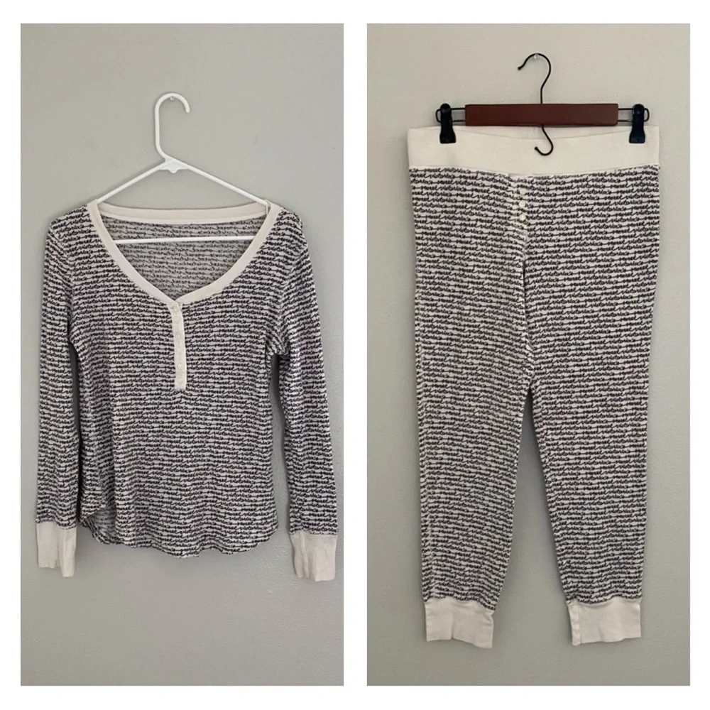 Women’s Victoria’s Secret White Cursive Logo Pattern Thermal Pajama Set Size S - Picture 1 of 11